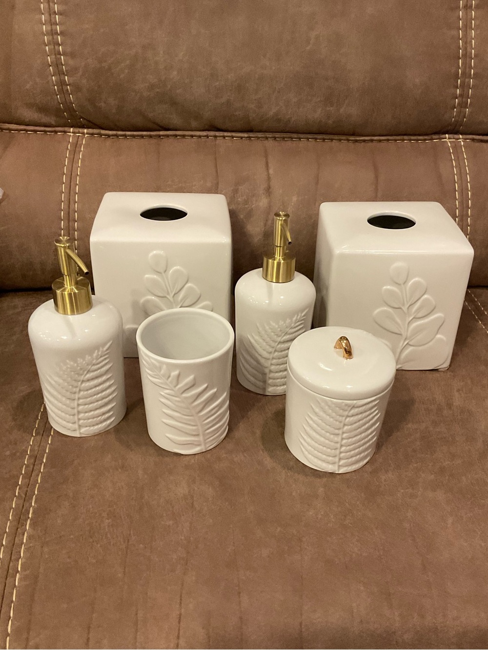 White Leaf Design Ceramic Bathroom Accessory Set